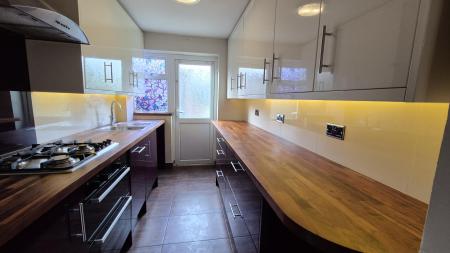 2 bedroom End of terrace house to let in Tithe Farm Road, Houghton Regis, LU5