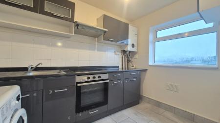 2 bedroom Flat to let in Lowther Road, Dunstable, LU6