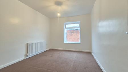 2 bedroom Flat to let in Lowther Road, Dunstable, LU6