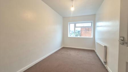 2 bedroom Flat to let in Lowther Road, Dunstable, LU6