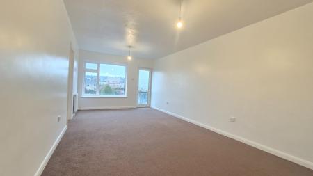 2 bedroom Flat to let in Lowther Road, Dunstable, LU6