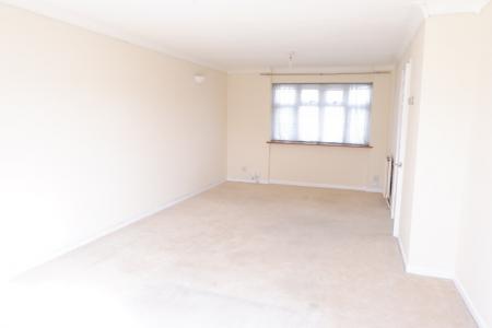 3 bedroom Terraced House to let in Elm Park Close, Houghton Regis, LU5