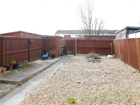 3 bedroom Terraced House to let in Elm Park Close, Houghton Regis, LU5