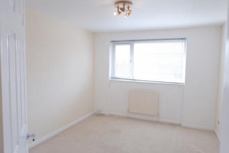 3 bedroom Terraced House to let in Elm Park Close, Houghton Regis, LU5