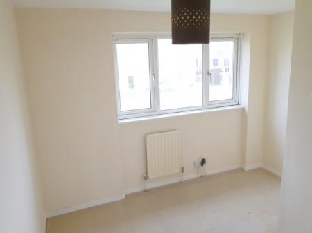 3 bedroom Terraced House to let in Elm Park Close, Houghton Regis, LU5