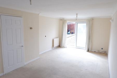 3 bedroom Terraced House to let in Elm Park Close, Houghton Regis, LU5