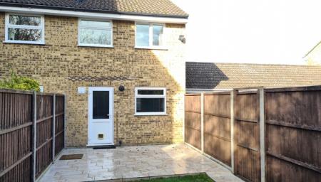2 bedroom End of terrace house to let in Halleys Way, Houghton Regis, LU5