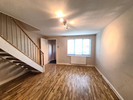 2 bedroom End of terrace house to let in Halleys Way, Houghton Regis, LU5