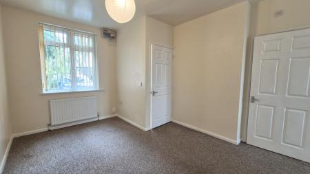 3 bedroom Detached house to let in Chiltern Road, Dunstable, LU6