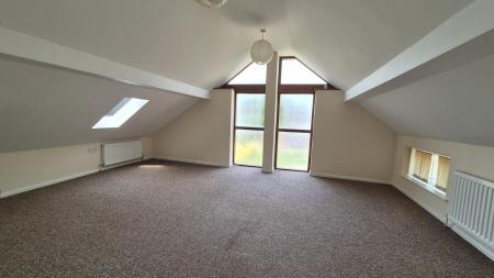 3 bedroom Detached house to let in Chiltern Road, Dunstable, LU6