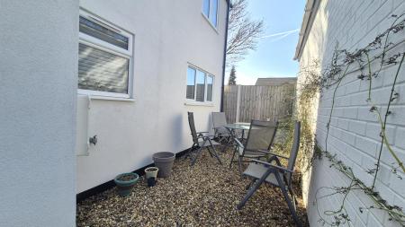 3 bedroom Detached house to let in Chiltern Road, Dunstable, LU6