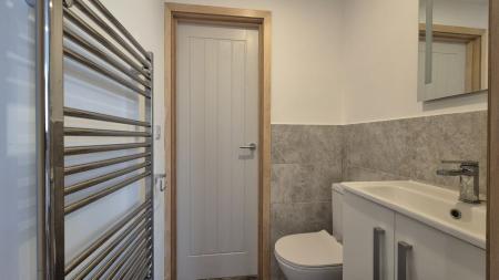 3 bedroom Detached house to let in Chiltern Road, Dunstable, LU6