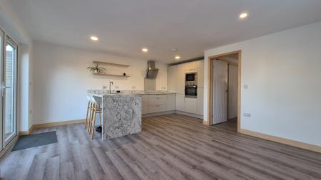 3 bedroom Detached house to let in Chiltern Road, Dunstable, LU6