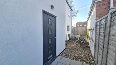 3 bedroom Detached house to let in Chiltern Road, Dunstable, LU6