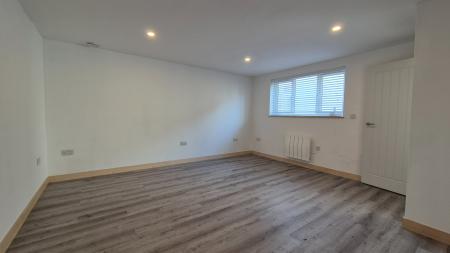 3 bedroom Detached house to let in Chiltern Road, Dunstable, LU6