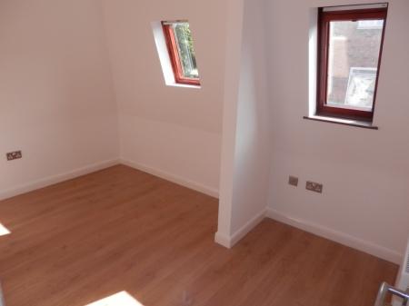 1 bedroom Flat to let in High Street South, Dunstable, LU6