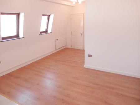 1 bedroom Flat to let in High Street South, Dunstable, LU6