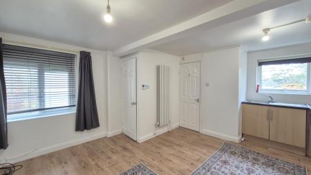 0 bedroom Studio flat to let in High Street South