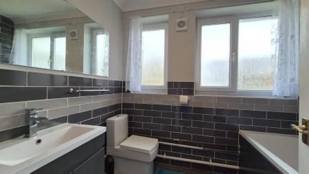 Oakwell Close, Dunstable, LU6