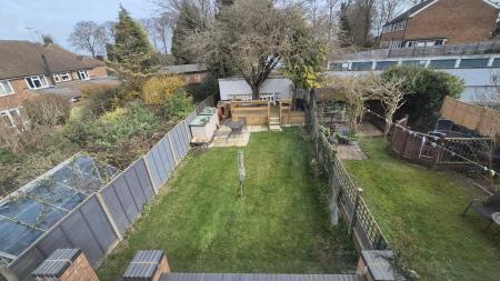 2 bedroom Maisonette to let in Oakwell Close, Dunstable, LU6