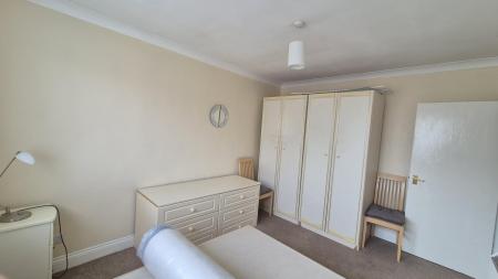 2 bedroom Maisonette to let in Oakwell Close, Dunstable, LU6
