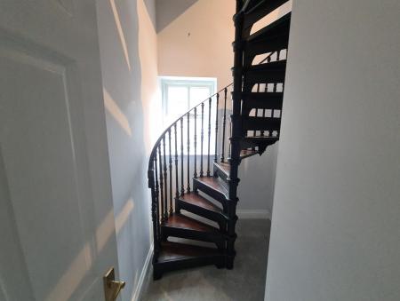 2 bedroom Flat to let in West Street, Dunstable, LU6