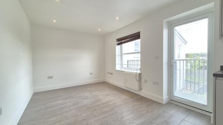 1 bedroom Flat to let in Maidenbower Avenue, Dunstable, LU6