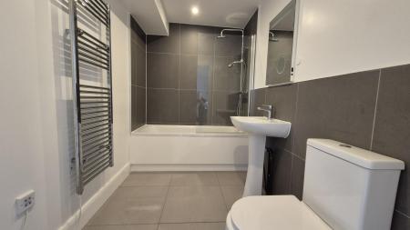 1 bedroom Flat to let in Maidenbower Avenue, Dunstable, LU6