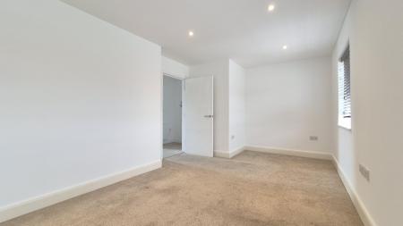 1 bedroom Flat to let in Maidenbower Avenue, Dunstable, LU6