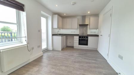 1 bedroom Flat to let in Maidenbower Avenue, Dunstable, LU6
