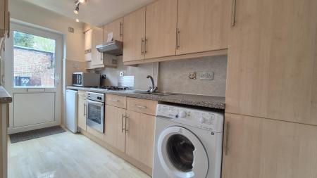 1 bedroom Maisonette to let in High Street North, Dunstable, LU6