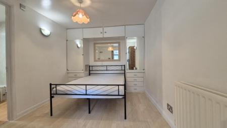 1 bedroom Maisonette to let in High Street North, Dunstable, LU6