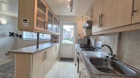 1 bedroom Maisonette to let in High Street North, Dunstable, LU6
