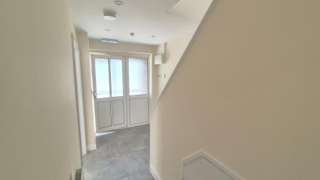 4 bedroom Semi-detached house to let in Gorham Way, Dunstable, LU5