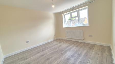 4 bedroom Semi-detached house to let in Gorham Way, Dunstable, LU5