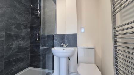 4 bedroom Semi-detached house to let in Gorham Way, Dunstable, LU5