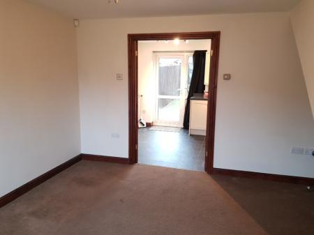 2 bedroom Semi-detached house to let in Longbrooke, Houghton Regis, LU5