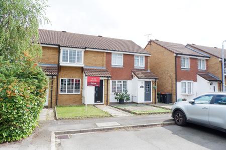 2 bedroom Terraced House to let in Tennyson Avenue, Houghton Regis, LU5