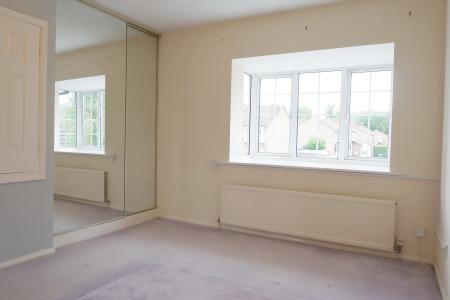 2 bedroom Terraced House to let in Tennyson Avenue, Houghton Regis, LU5