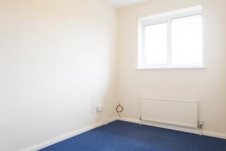 2 bedroom Terraced House to let in Tennyson Avenue, Houghton Regis, LU5