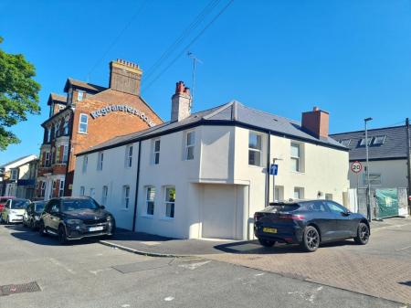 2 bedroom Apartment to let in High Street South, Dunstable, LU6