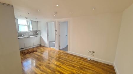 2 bedroom Apartment to let in High Street South, Dunstable, LU6