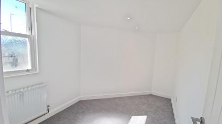 2 bedroom Apartment to let in High Street South, Dunstable, LU6