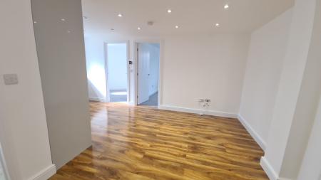 2 bedroom Apartment to let in High Street South, Dunstable, LU6