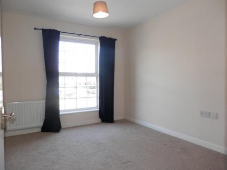 2 bedroom Flat to let in Church Street, Dunstable, LU5