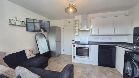 1 bedroom Flat to let in Viceroy Court