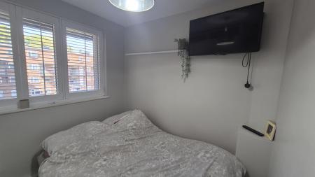 1 bedroom Flat to let in Viceroy Court