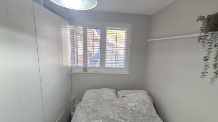 1 bedroom Flat to let in Viceroy Court