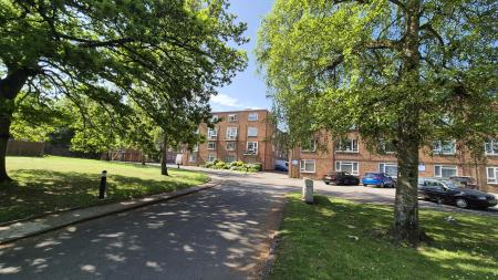 1 bedroom Flat to let in Viceroy Court
