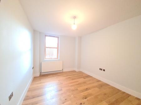 1 bedroom Flat to let in High Street South, Dunstable, LU6